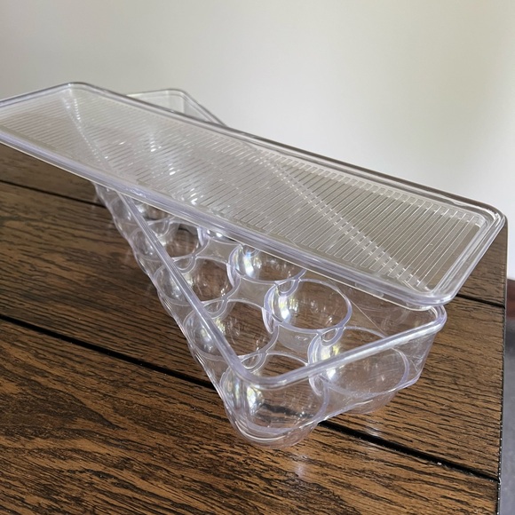 Clear Heavy Plastic Egg Holder for Refrigerator (Holds 14 Eggs) - Picture 1 of 11